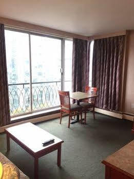 וונקובר Tropicana Suite Hotel מראה חיצוני תמונה