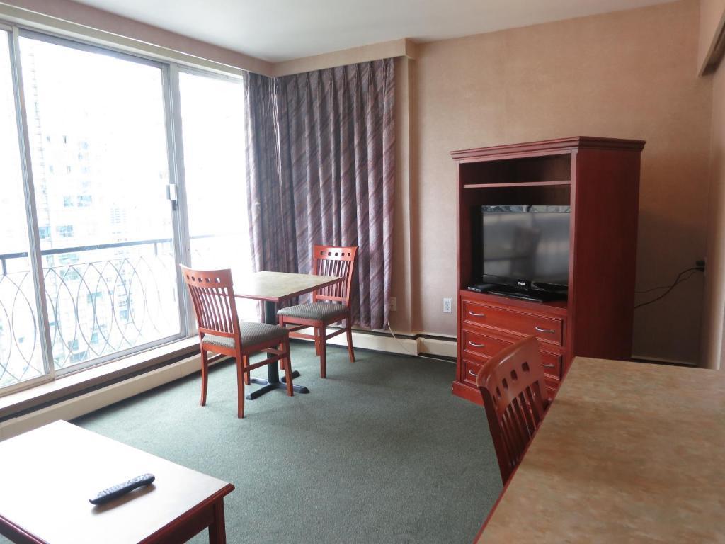 וונקובר Tropicana Suite Hotel חדר תמונה