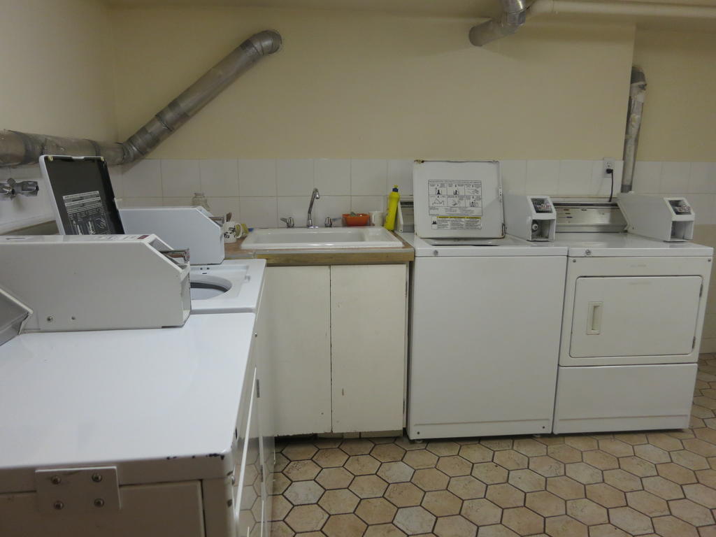 וונקובר Tropicana Suite Hotel מראה חיצוני תמונה
